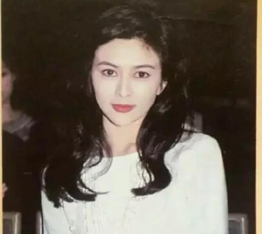 『关之琳』别再说关之琳如何美了,年轻时的萧蔷才是美得不像话