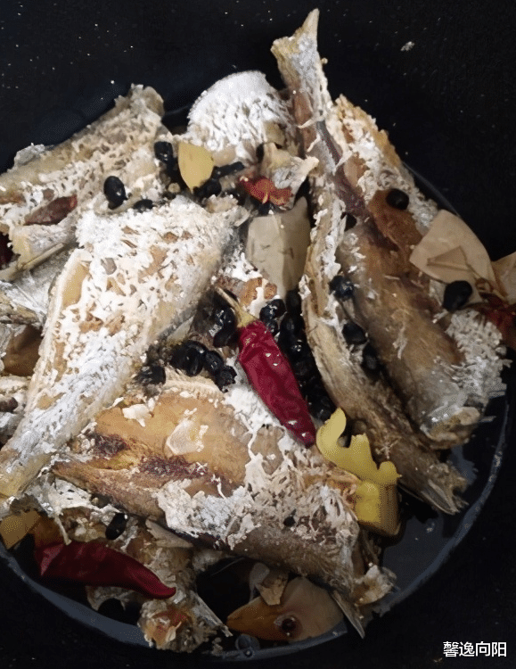 豆豉|自制香酥的豆豉鱼，方法配方都很简单，又香又好吃！