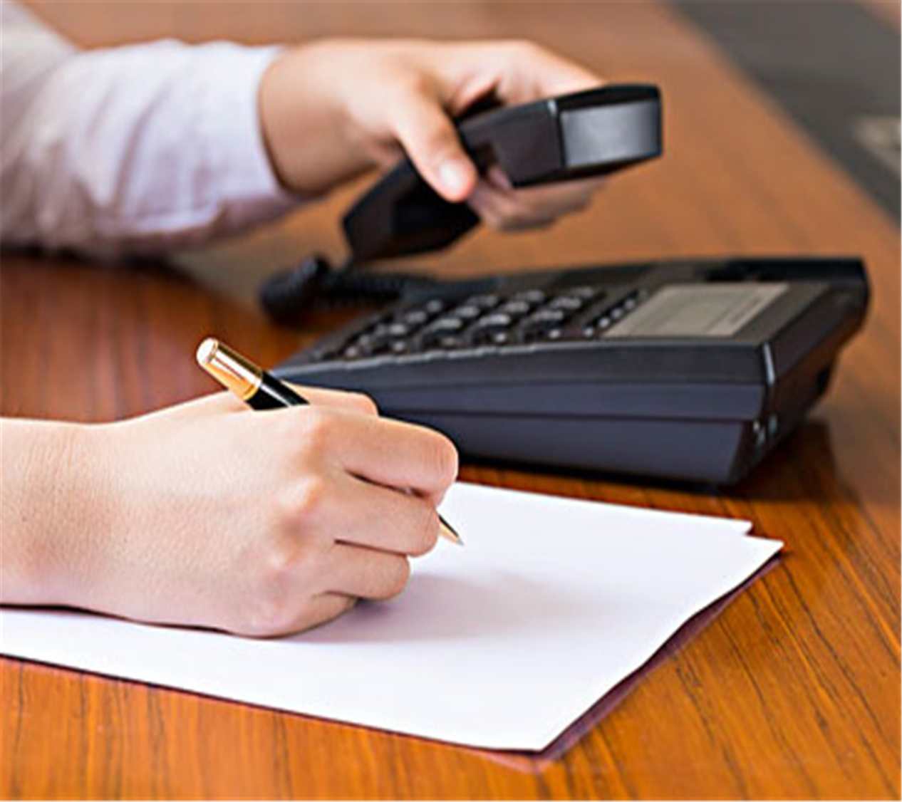 『』借出去60万，跪着求还钱，女子街头痛哭：求求你，还我50万就行