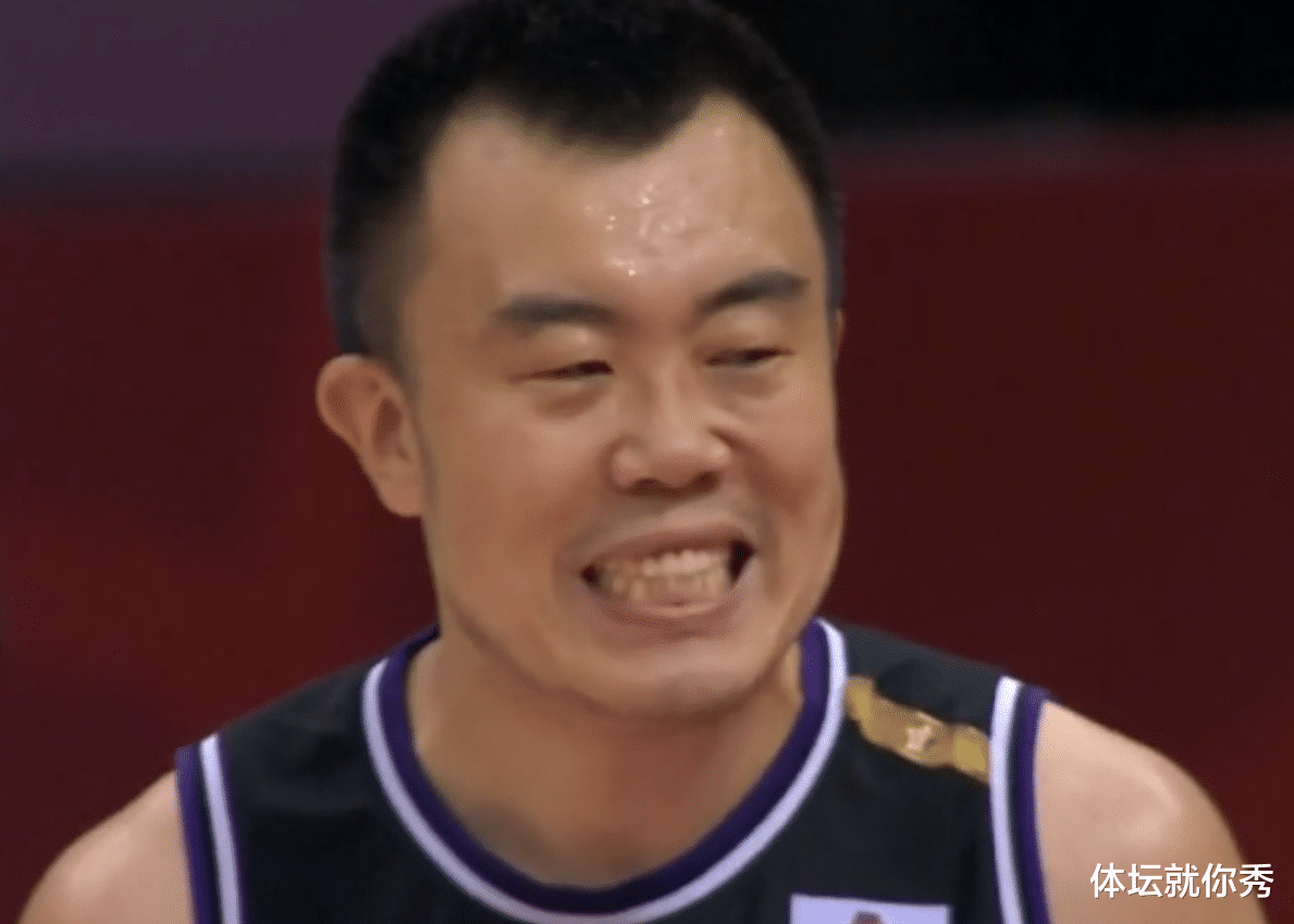 韩德君■内讧？辽宁15分惨败广厦，韩德君顶撞教练：都TM一打一，还怎么打