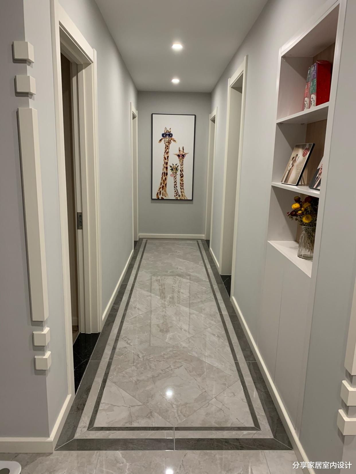 「大门」装修完工，保洁做完晾着通风中，很漂亮，过道打柜子真实用，晒晒