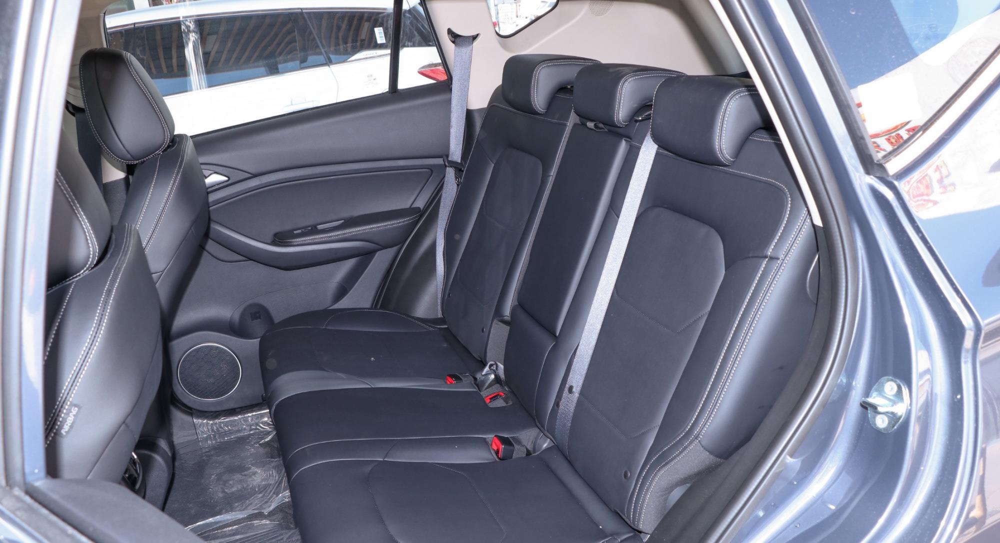 SUV■又一国产SUV成功了，奔驰底盘技术，一箱油跑900Km，9万开走顶配