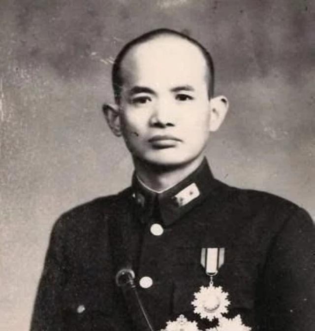 『蒋介石』宋美龄和戴笠都想除掉此人,蒋介石坚决反对,直接撂下了7个字