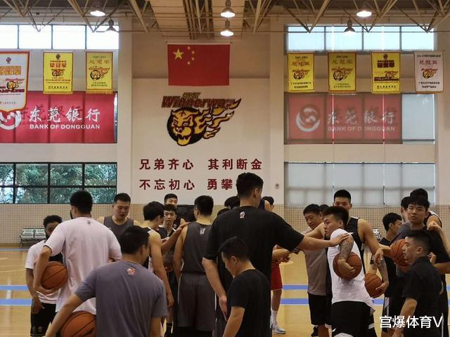 【广东男篮】广东宏远好消息！全员健康回归+超级外援 CBA总冠军是唯一目标