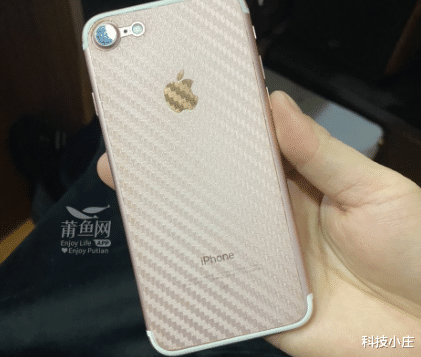 iPhone 7：用了3年iPhone7终于换上华为，自用P40Pro两周后，说说心里话！