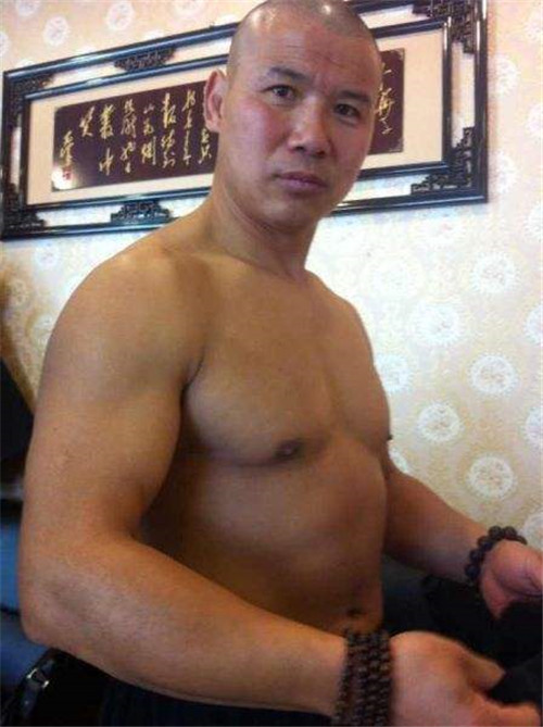 释永信|释永信的武功有多厉害？没人见过他出手，但你看这4人功夫便知晓