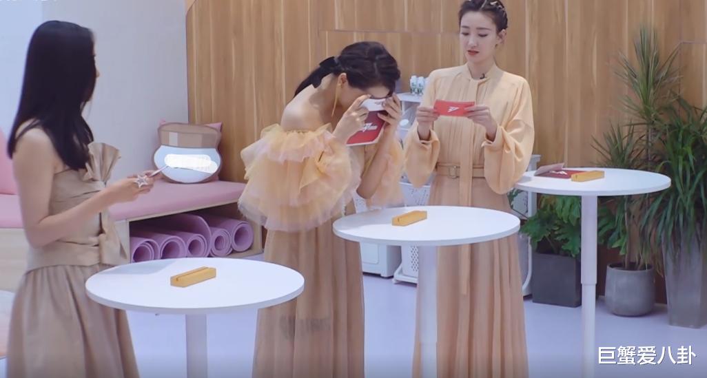 许飞|张萌要请许飞演戏，不顾朋友的忠告，万茜和吴昕的留言验证其人品