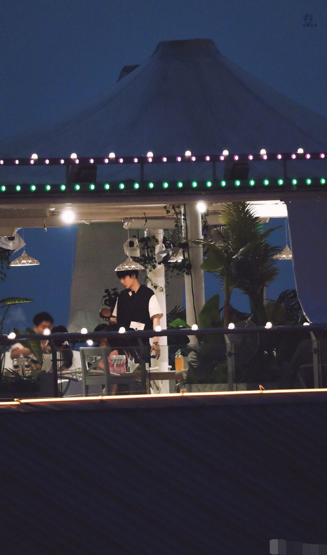 中餐厅|《中餐厅》顾客曝：张亮做饭不好吃，赵丽颖皮肤差，人均消费50元超便宜