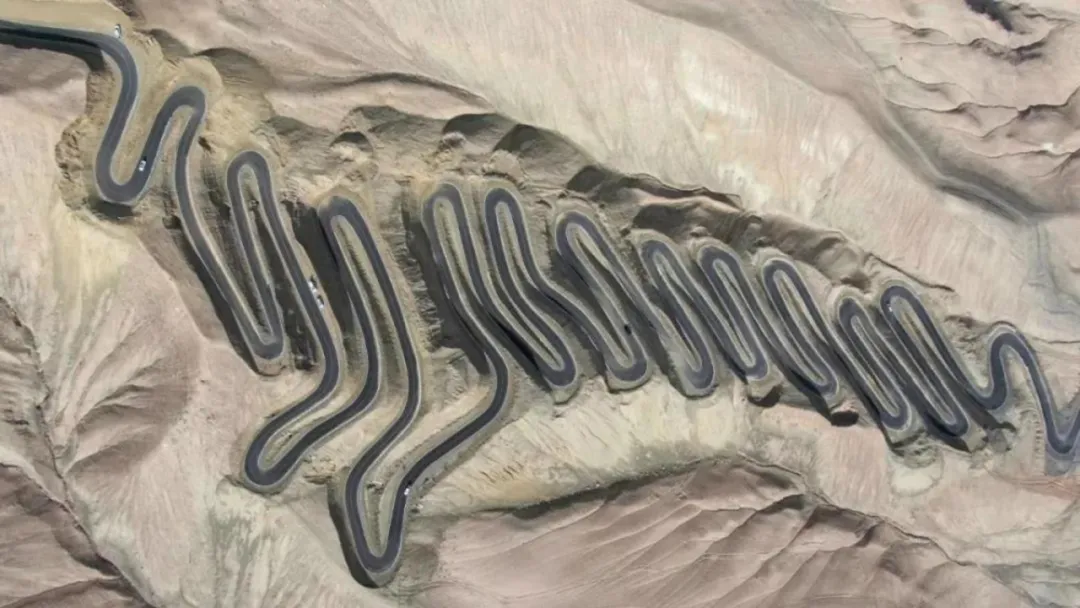 独山子■中国最美网红公路即将通车！千万别跟团，听我的应该这样玩！