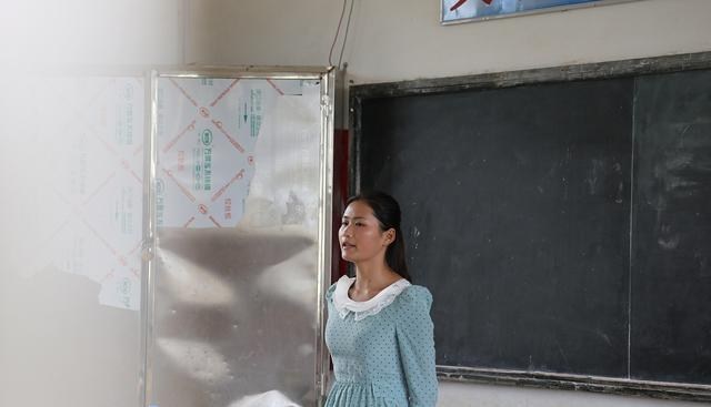 「乡村教师」教育部再提乡村教师生活补助,效果显现,县城一中老师不淡定了