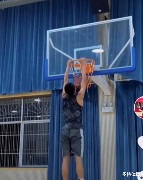 「广东男篮」恭喜!宏远又签下一神秘天才球员,13岁便能扣篮,朱芳雨再出手