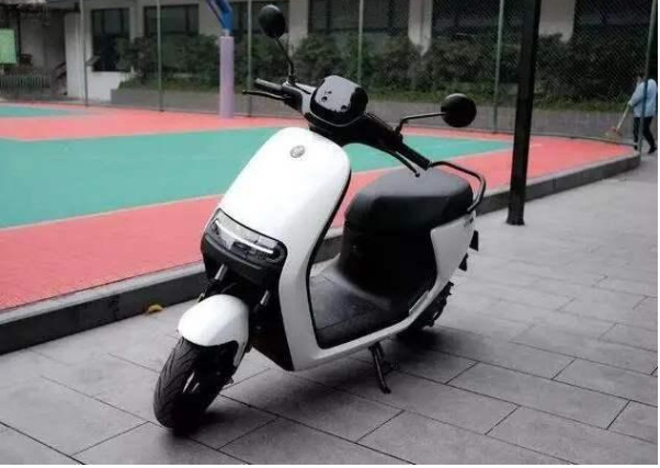 电动车|小米造出“超级电动车”，能从北京跑到山西，这价格谁敢买？