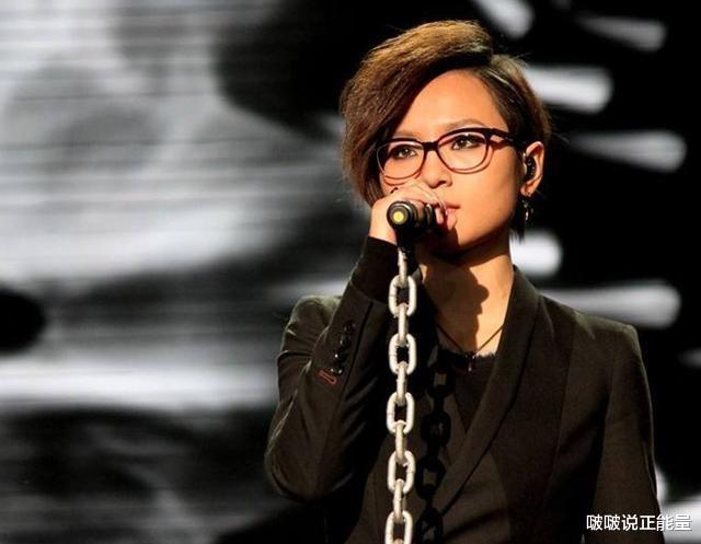 周笔畅|14年前她解约被封杀，如今手捧百个奖项却说：“我已经过气了。”
