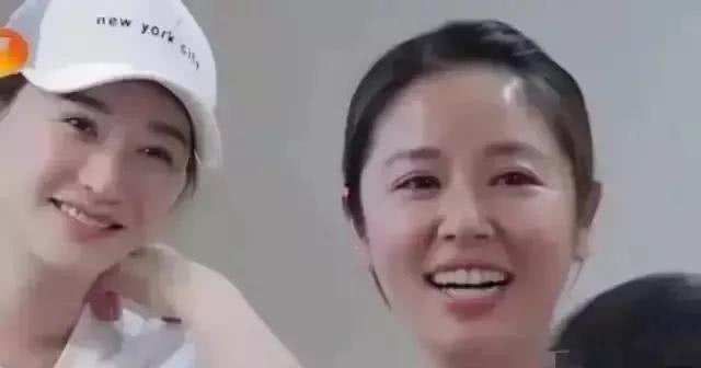 李小冉■当43岁林心如碰上43岁李小冉，明明都是同龄人，看起来却像“两代人”