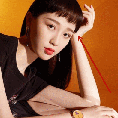 『狗啃刘海』虞书欣终于火出圈了，看到她的“狗啃刘海”，真像换了一张脸