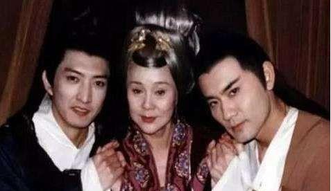 「武则天」为何武则天退位仅一年就死了?其实是史书都不好意思记载