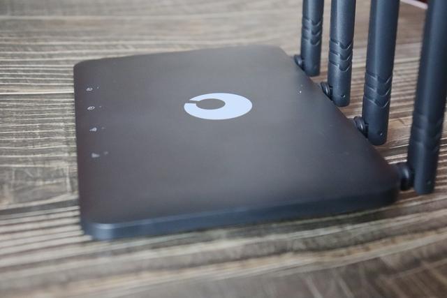 微信|告别价格高昂的商用宽带，可以带着网络走的蒲公英X4C路由器