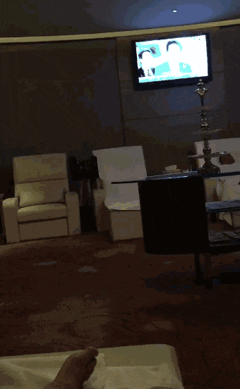 情侣|“坐地铁碰到一对小情侣，大庭广众下竟如此目中无人”哈哈大爷都看透了