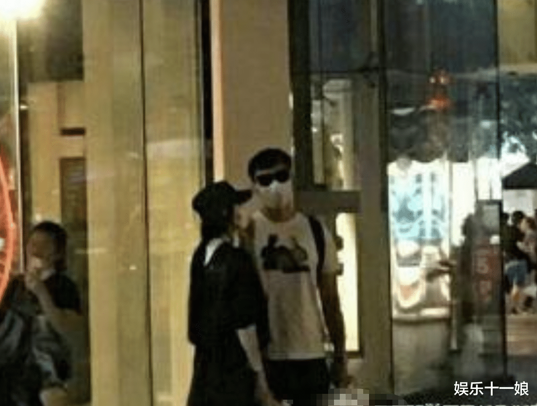 范冰冰|刚曝和李晨复合，范冰冰就用无人机“告白”？女方终于松口回应！