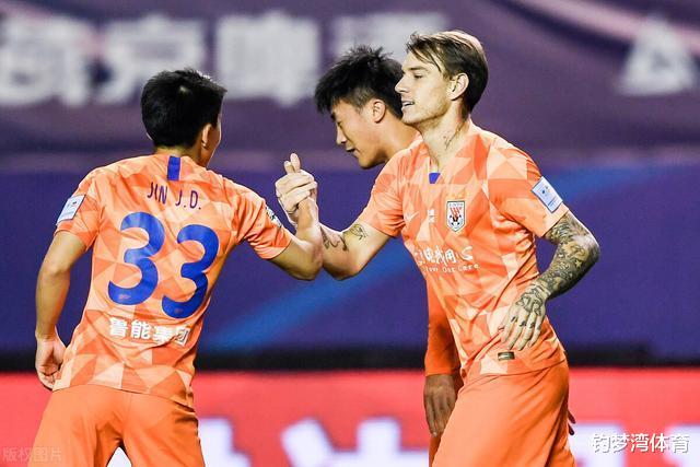 曼努埃尔·诺伊尔|留洋归来后先后加盟两支中超队却均零出场，赛季将尽终获鲁能提拔