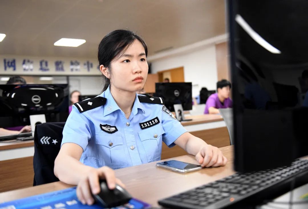 摄像头|光影Police?宿︱用鼠标和键盘守护互联网安全