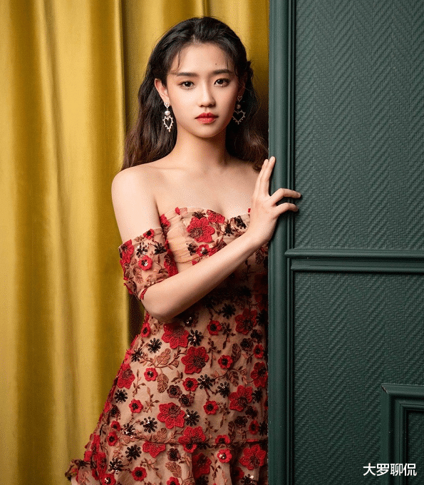 #虞书欣#她是千玺虞书欣的舞蹈老师，参加《创3》成神七，决赛时一鸣惊人