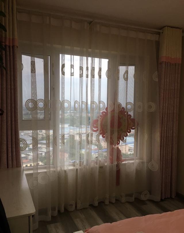 |新房保洁完入住，唯一的败笔就是餐厅，朋友入门被电视背景墙迷住