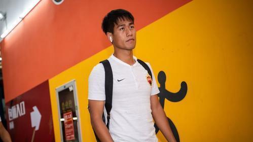 武磊|武磊不再孤单!中超又一位球员留洋,西班牙联赛再添中国面孔