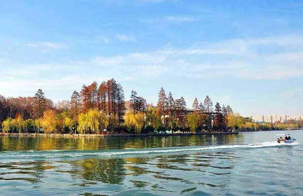 「武汉」武汉最“特殊”的1条河，因“河水倒流”而得名，钓鱼人的好去处