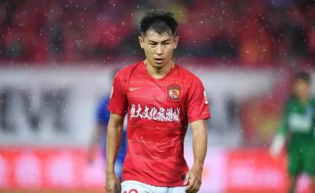 「C罗」于汉超离开拘留所细节！恒大高层与郑智前去接人，回家后与家人团聚