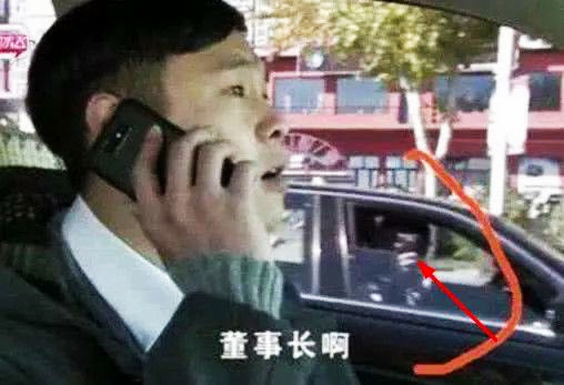 「穿帮镜头」史上最“尬”穿帮镜头，图1还能忍，看见图3什么鬼尴尬癌都犯了！