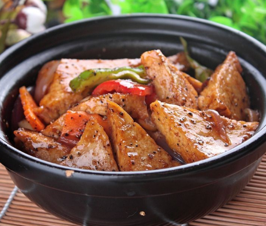 豆腐|砂锅豆腐适合冬天食用的一道菜