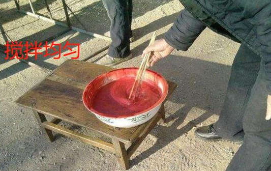 「」市场上的猪血是用什么做的?很多人都不懂,现在终于知道了!