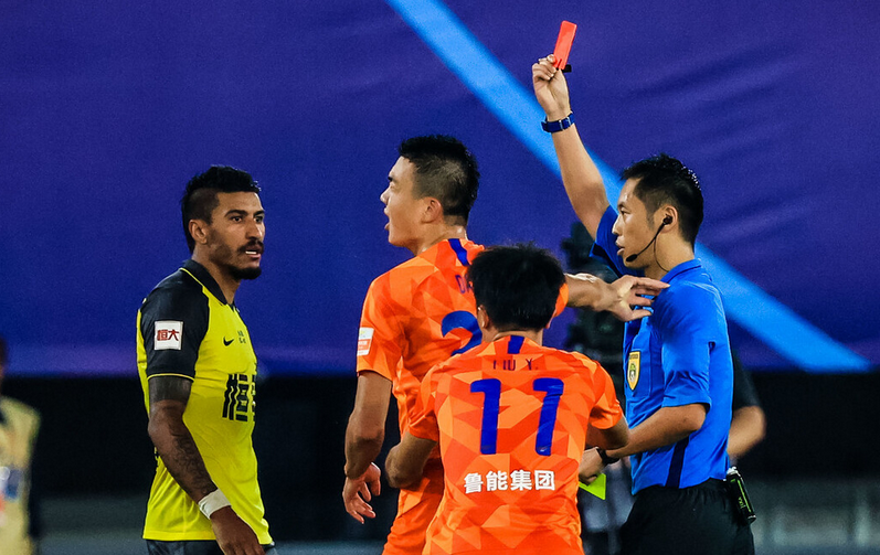 中超|一波2-5！中超“2.2亿航母”被开翻：舵手成罪魁2大支柱轰然倒下