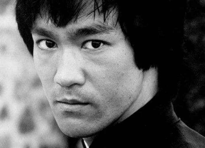 功夫之王|四大功夫之王现状：一个患病，一个坐轮椅，一个离世，而他依旧风光