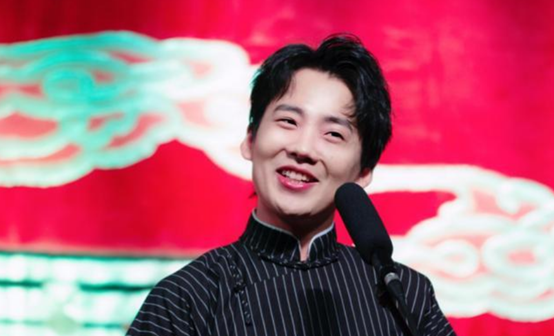 「郭麒麟」在郭德纲落魄时离婚，抛弃4岁郭麒麟，如今成跨国总裁，千里寻亲