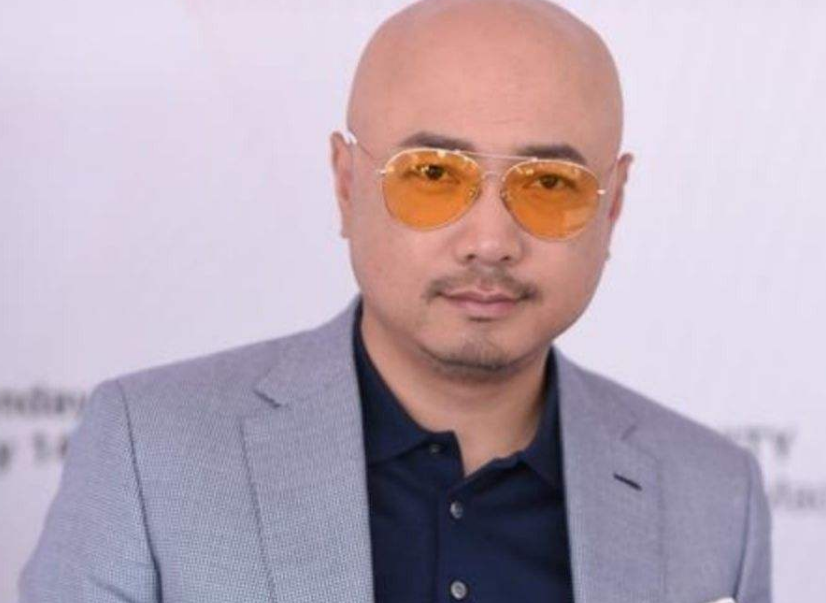 『徐峥』见导演是新人剧组又没钱，想帮一把才出演，没想到上映后票房12亿