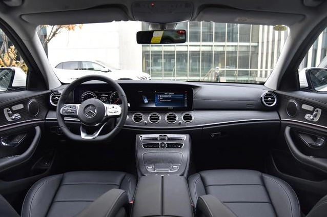 「奔驰E级」2020款奔驰E300L运动时尚版,全部落地价46.48万左右,豪华感出色!