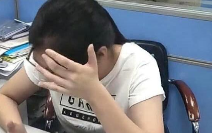 |女学霸高考成绩竟查出“0分”，差点崩溃扔手机，转身就哈哈哈哈哈大笑