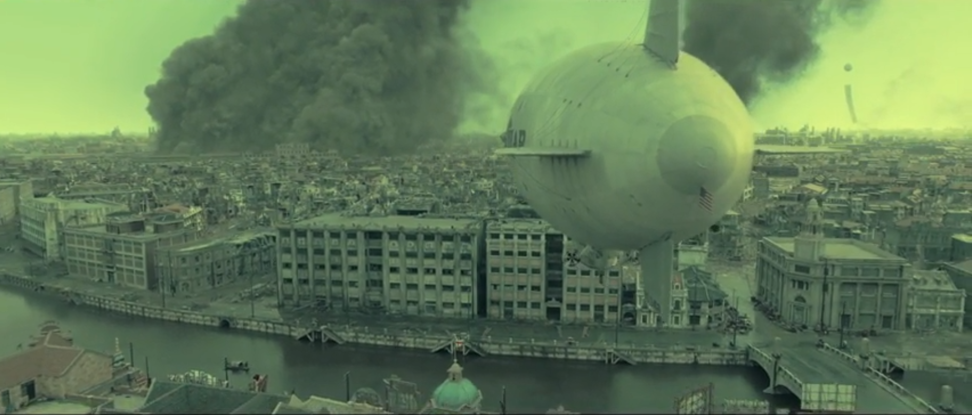 郑恺|《八佰》票房破3.4亿，出镜两分钟郑恺惊艳，删去的13分钟说了啥