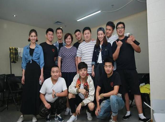 贾玲|说了10年相声还没红，郭德纲劝她改了行，如今6登春晚身价21亿