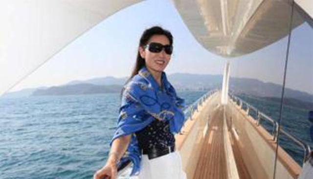 「林宁」王思聪的妈妈林宁，神秘的背后，是满满少女心和霸气