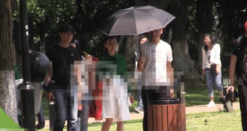 张柏芝|谢霆锋陈冠希已过去！张柏芝亲密合影流出？看清男子：不敢信！