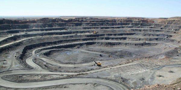 『稀土』为何美国要从中国购买稀土？曾以为阴谋得逞，如今才知犯了大错