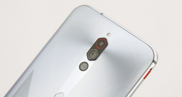 5G|击败黑鲨、拯救者！最流畅的5G新机诞生，游戏手机中的颜值担当