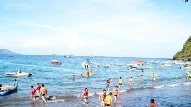 巴厘岛|巴厘岛彻底黄了？以前嫌中国游客摁榴莲、丢垃圾，如今眼巴巴等客