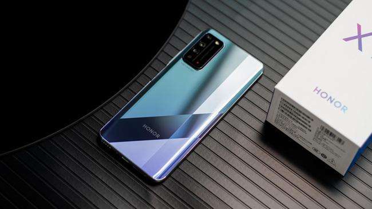 华为手机|三款好评度最高华为手机，内行人：公认机型放心入，用几年不过时