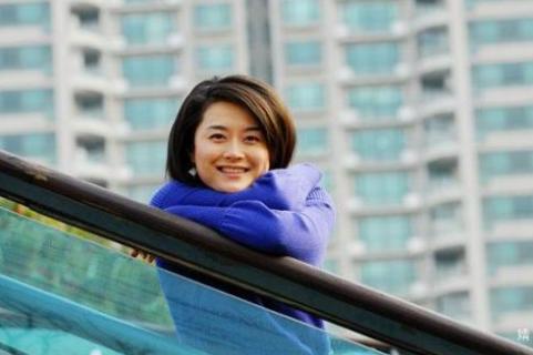 [李咏]又传噩耗，继李咏赵忠祥抗癌失败，五星体育主持人陈曦去世享年42