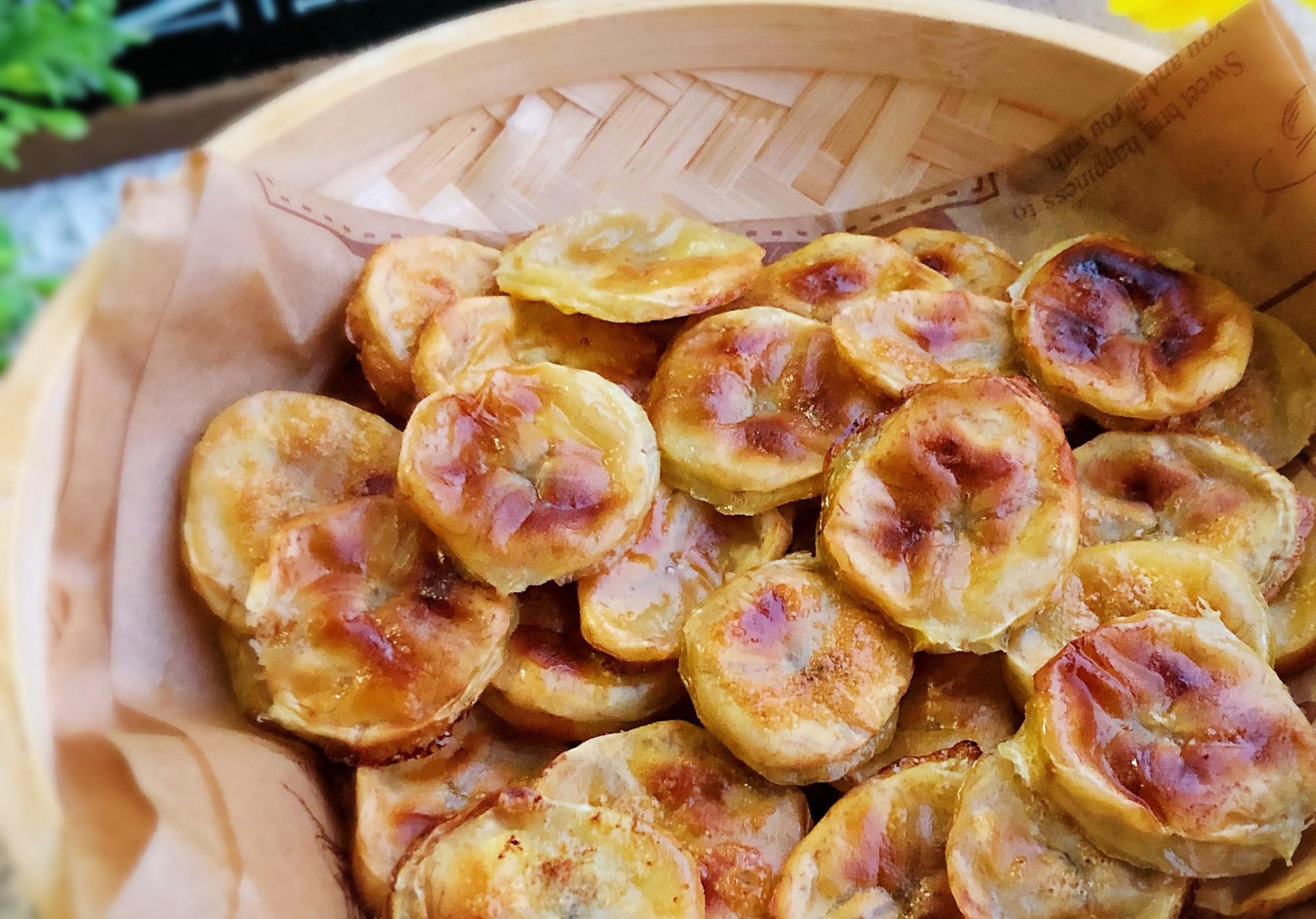 『香蕉』香蕉别再直接吃，这样做，女儿一次两盘不够吃，外酥里糯好吃解馋