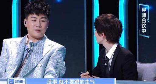 胡彦斌：选手diss郭敬明，胡彦斌回怼选手，郭敬明为胡彦斌庆生以示感谢